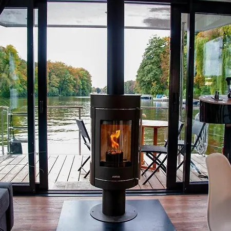 Houseboat On The Dahme Кёнигс-Вустерхаузен