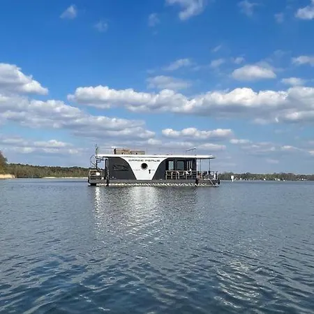 Houseboat On The Dahme Кёнигс-Вустерхаузен