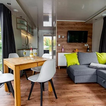 Houseboat On The Dahme * Königs Wusterhausen